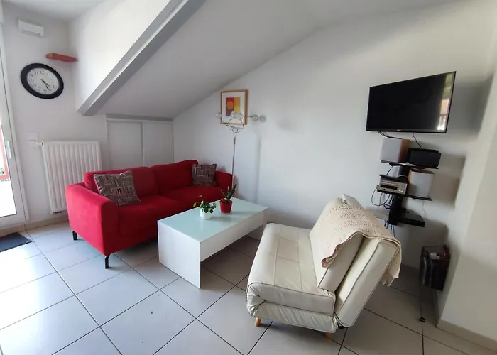 Location De Charme T3 Au 2E Etage Et Dernier Etage